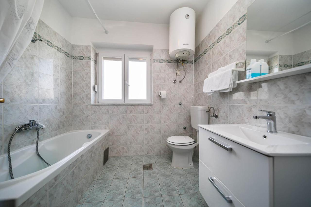 Apartments Mate Balote 54 Krk Kültér fotó
